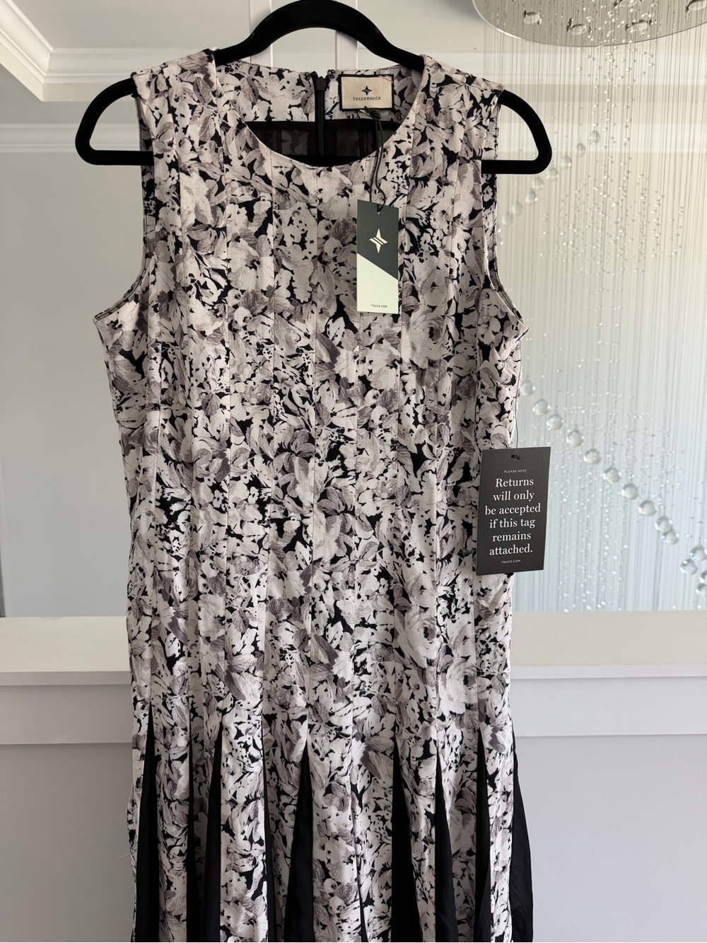 Tuckernuck Pleated Floral Midi Dress - Picture 8 of 10